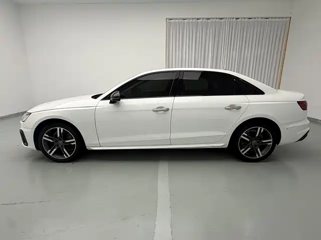 Audi A4L — фото 10