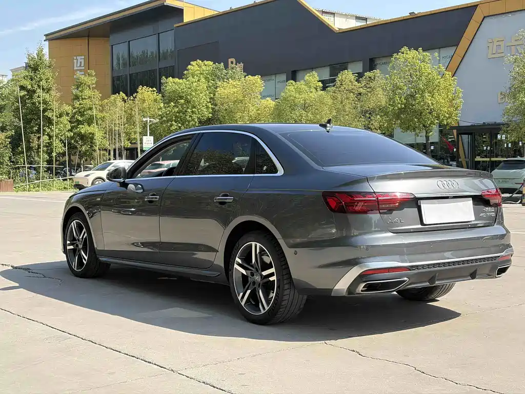Audi A4L — фото 4
