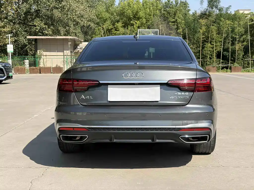 Audi A4L — фото 5