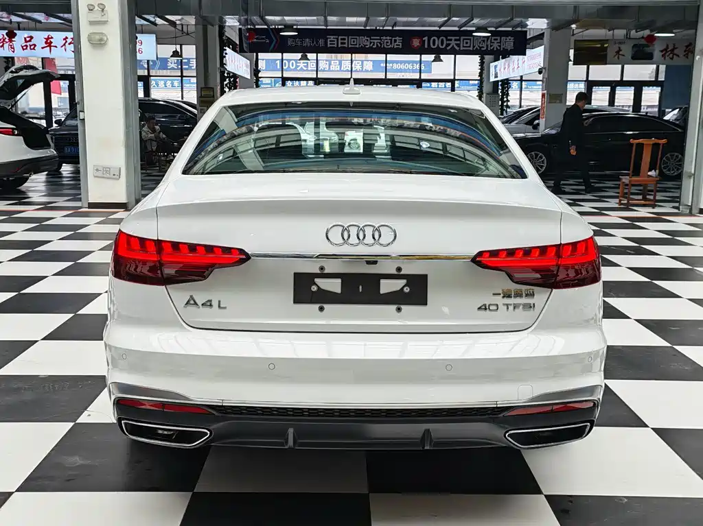 Audi A4L — фото 5