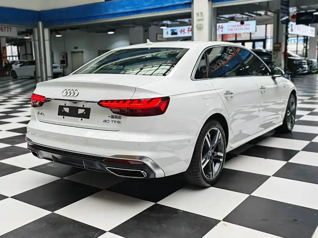 Audi A4L — фото 6