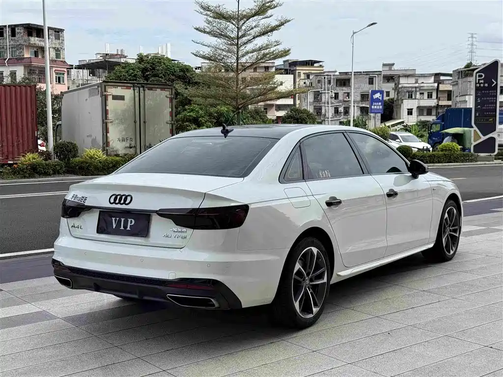 Audi A4L — фото 9