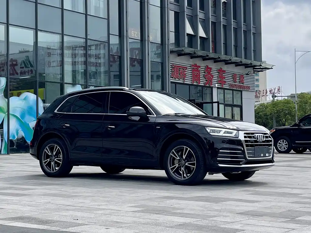Audi Q5L — фото 3
