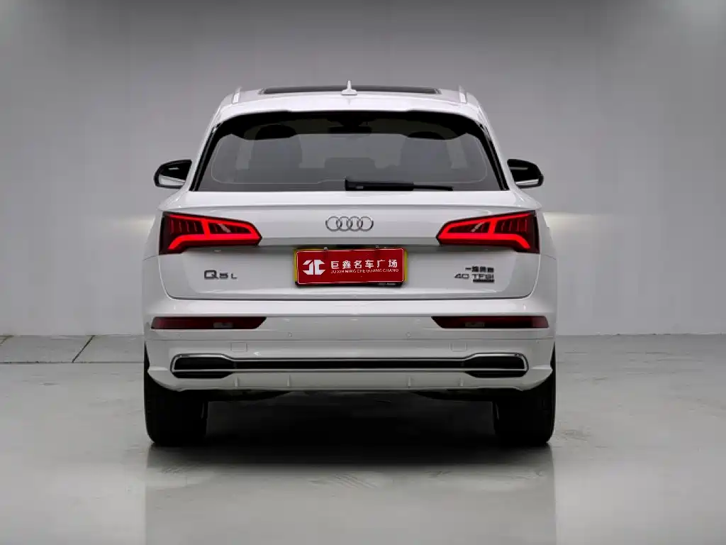 Audi Q5L — фото 3