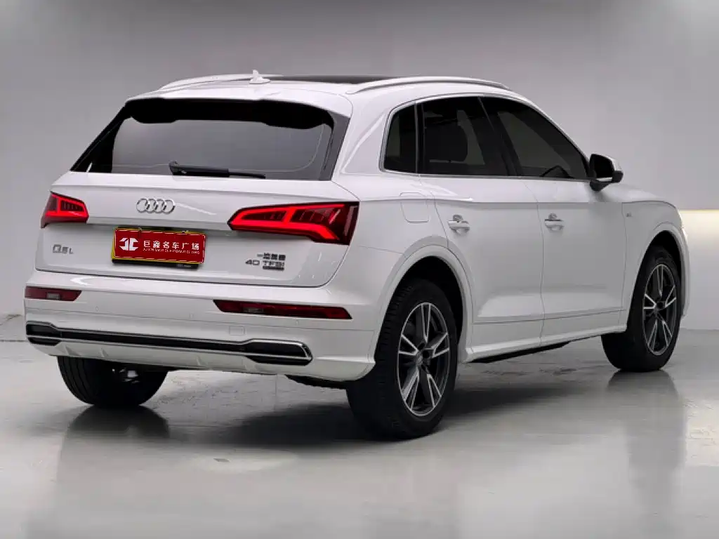 Audi Q5L — фото 4