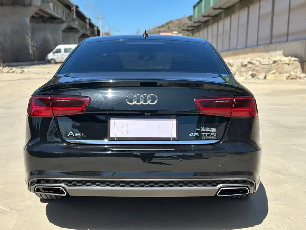 Audi A6L — фото 8