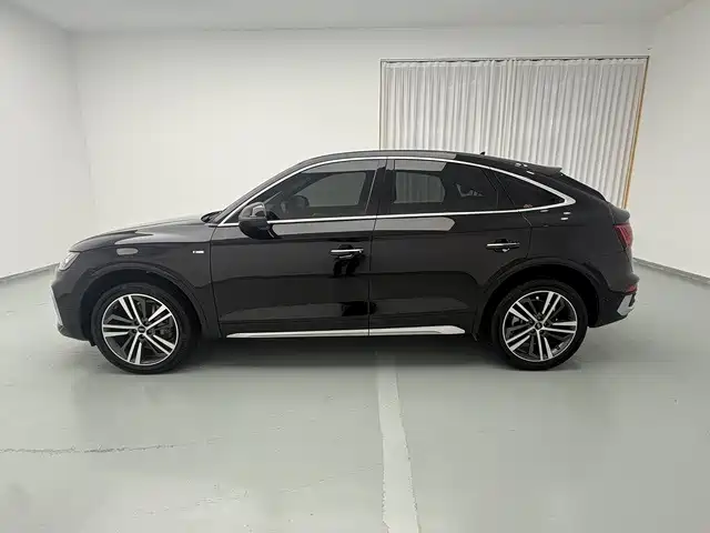 Audi Q5L Sportback — фото 4