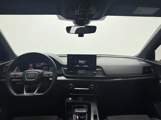 Audi Q5L Sportback — фото 5