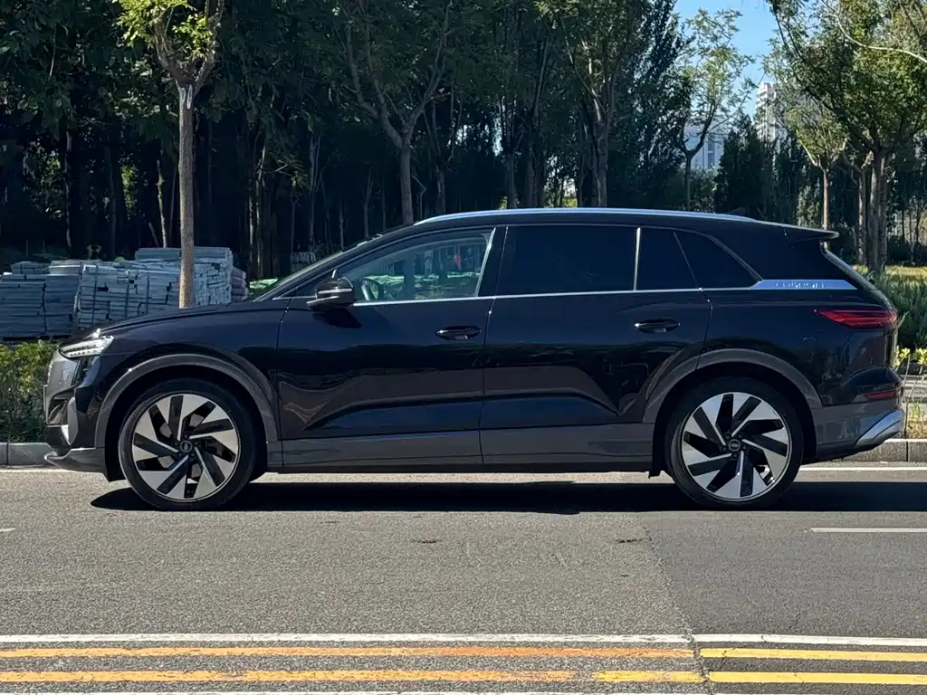 Audi Q5 e-tron — фото 3