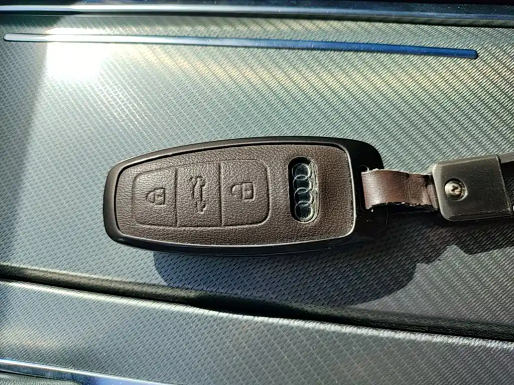 Audi A6L — фото 9