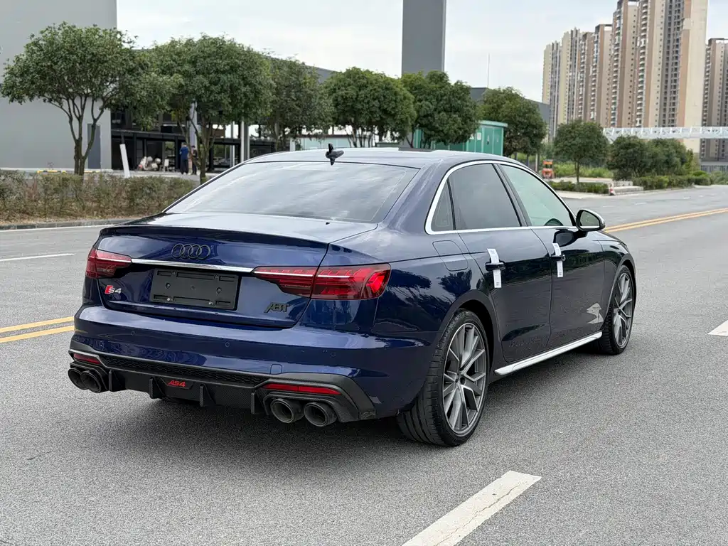 Audi S4 — фото 4