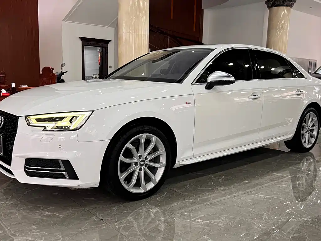 Audi A4L — фото 2
