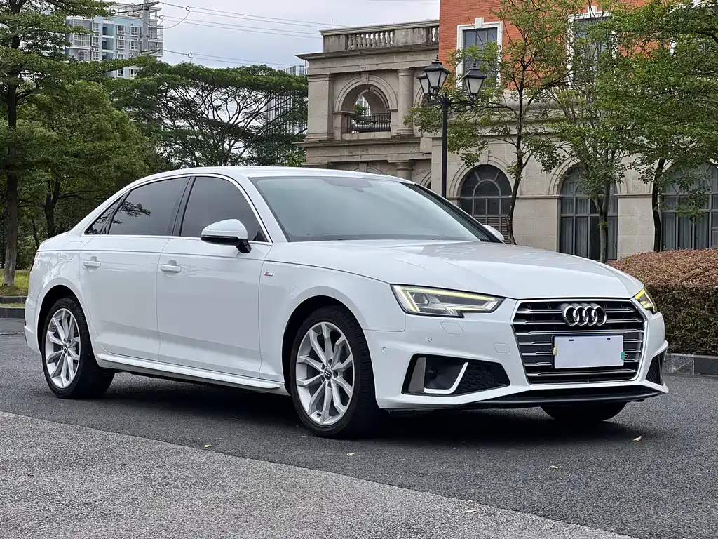 Audi A4L — фото 3