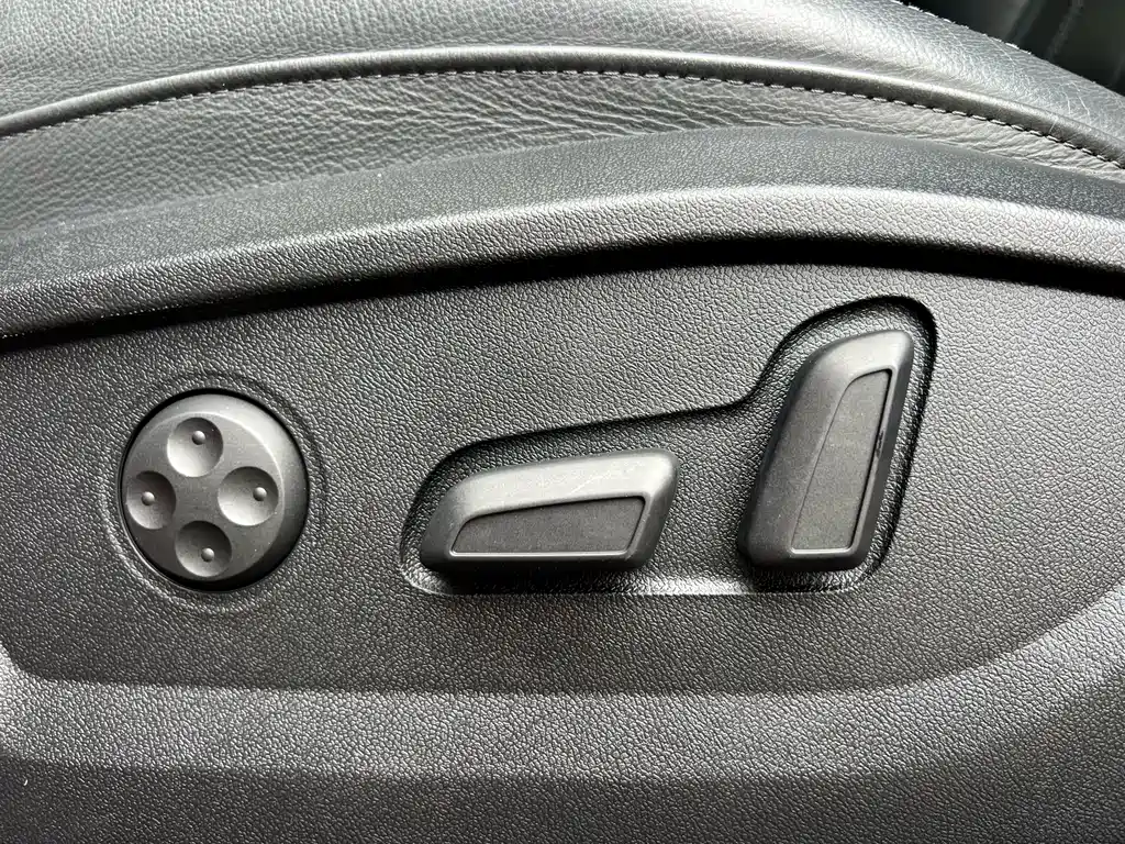 Audi Q2L — фото 11