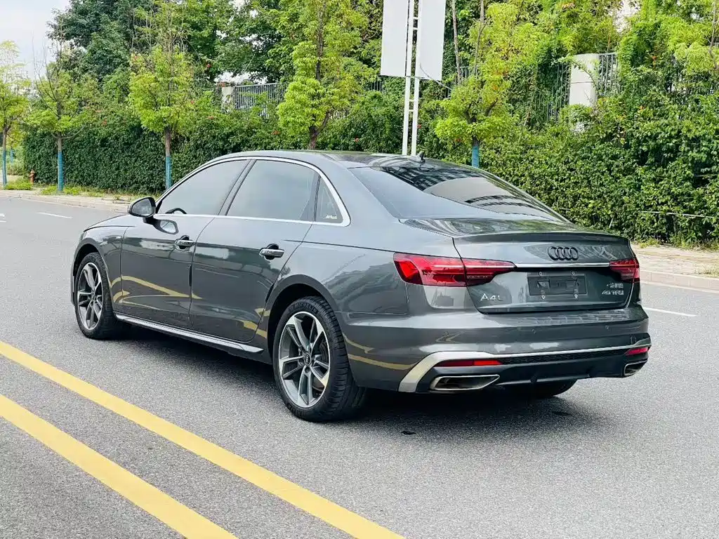 Audi A4L — фото 23