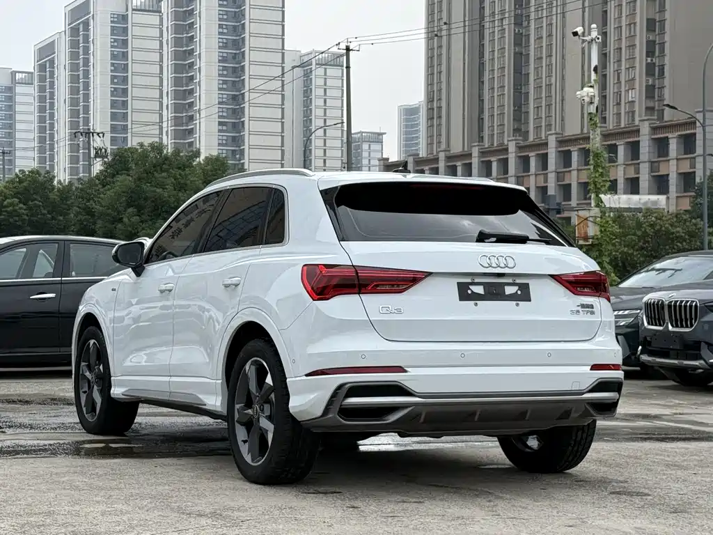 Audi Q3 — фото 9