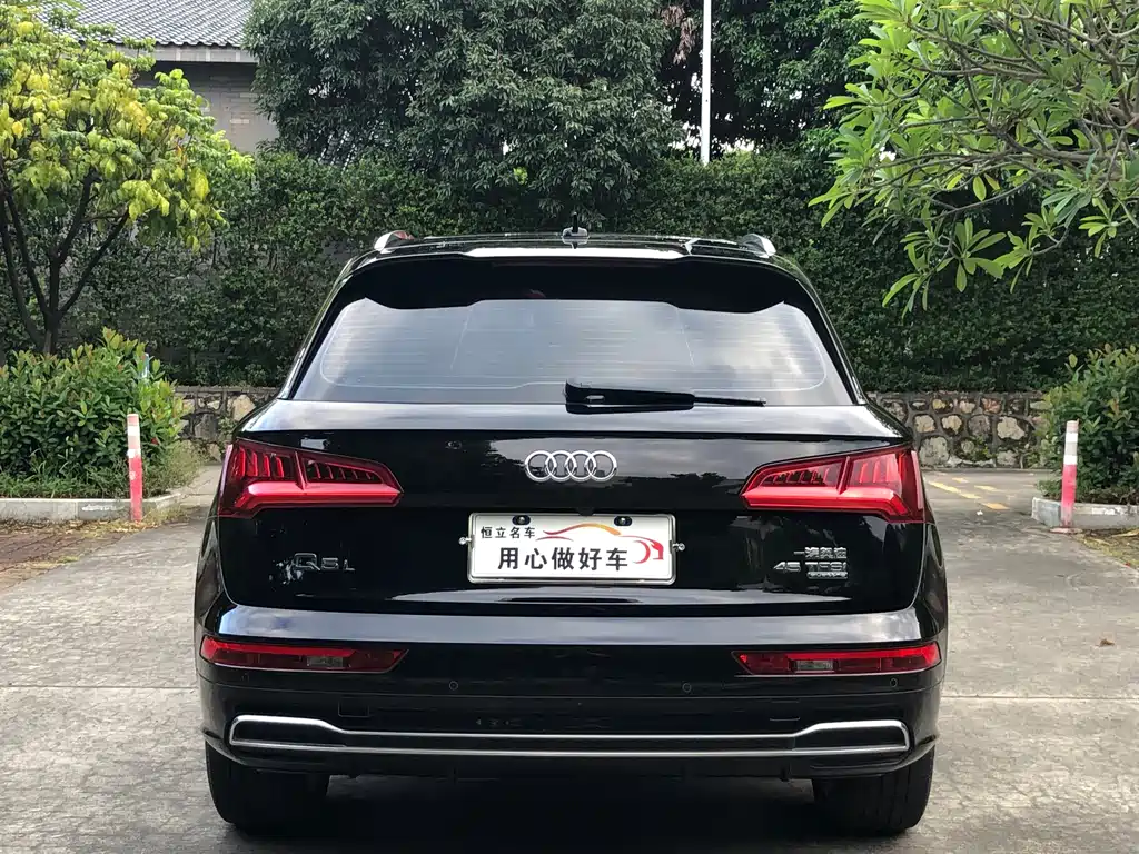 Audi Q5L — фото 5