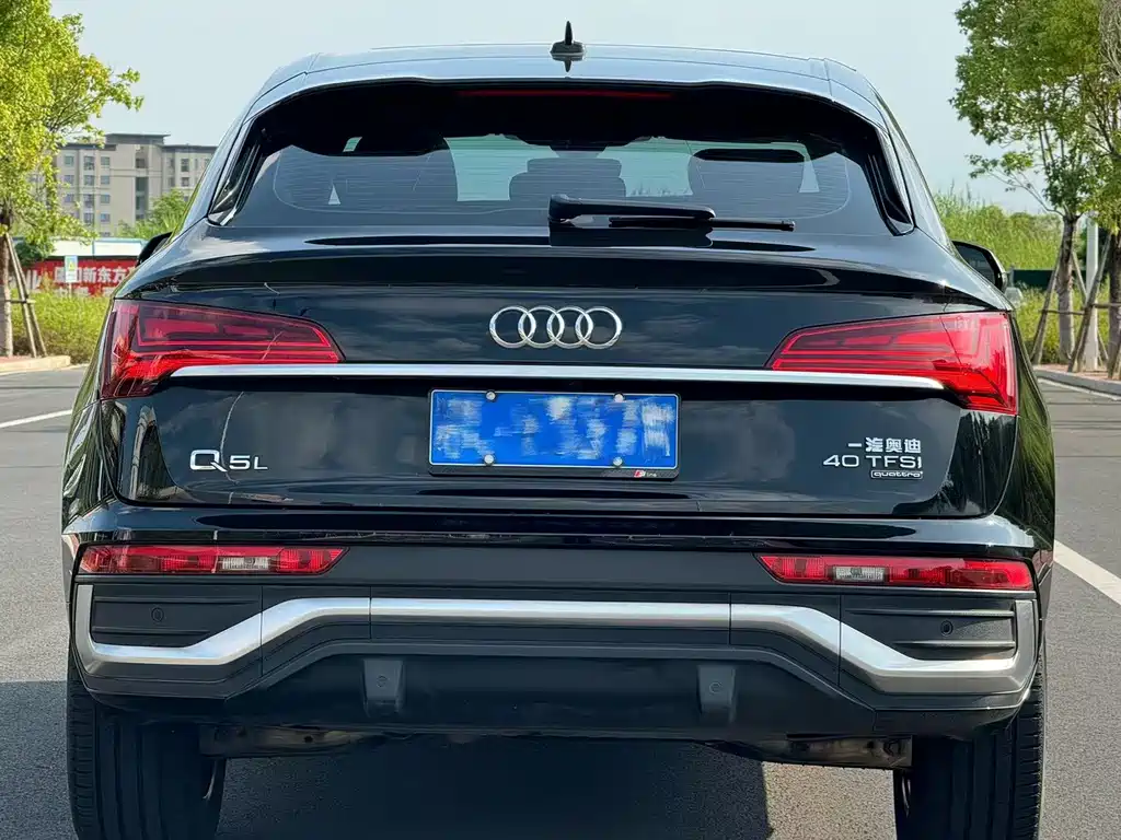 Audi Q5L Sportback — фото 8