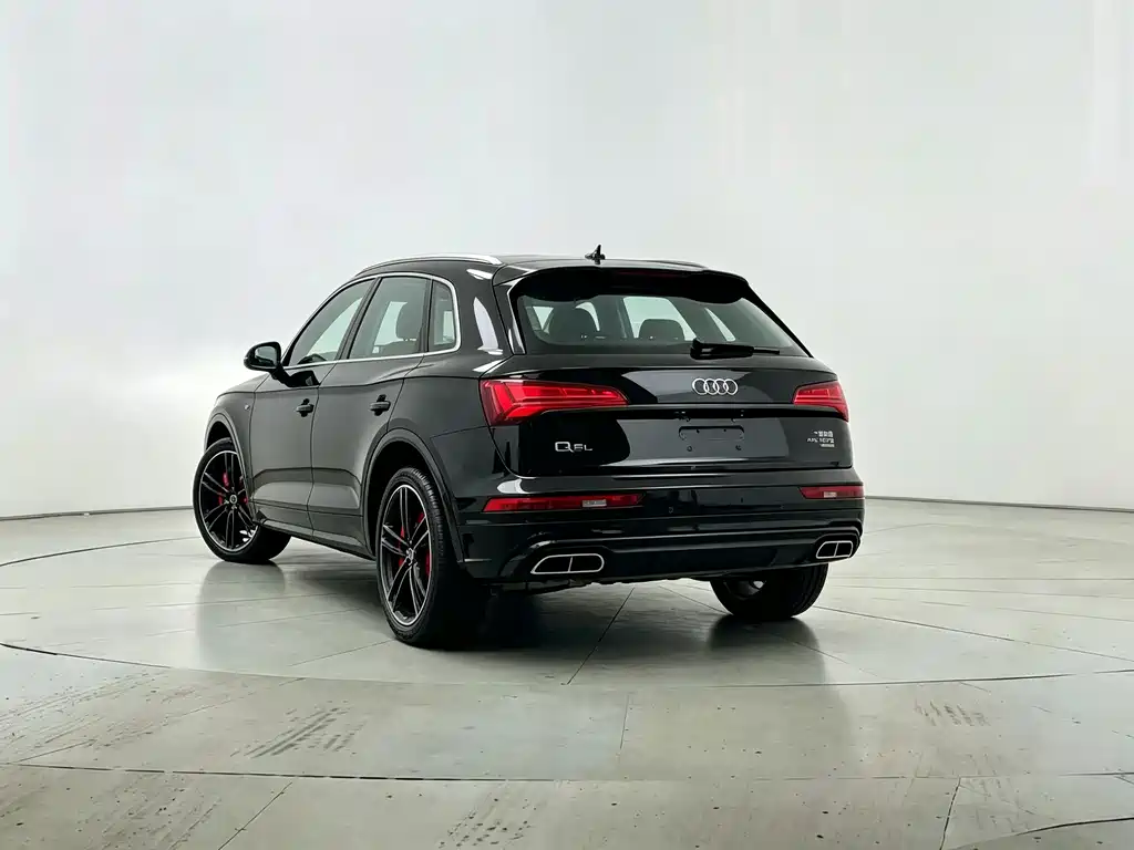 Audi Q5L — фото 7