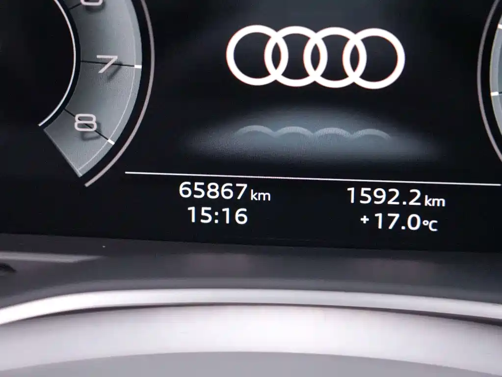 Audi A6L — фото 9