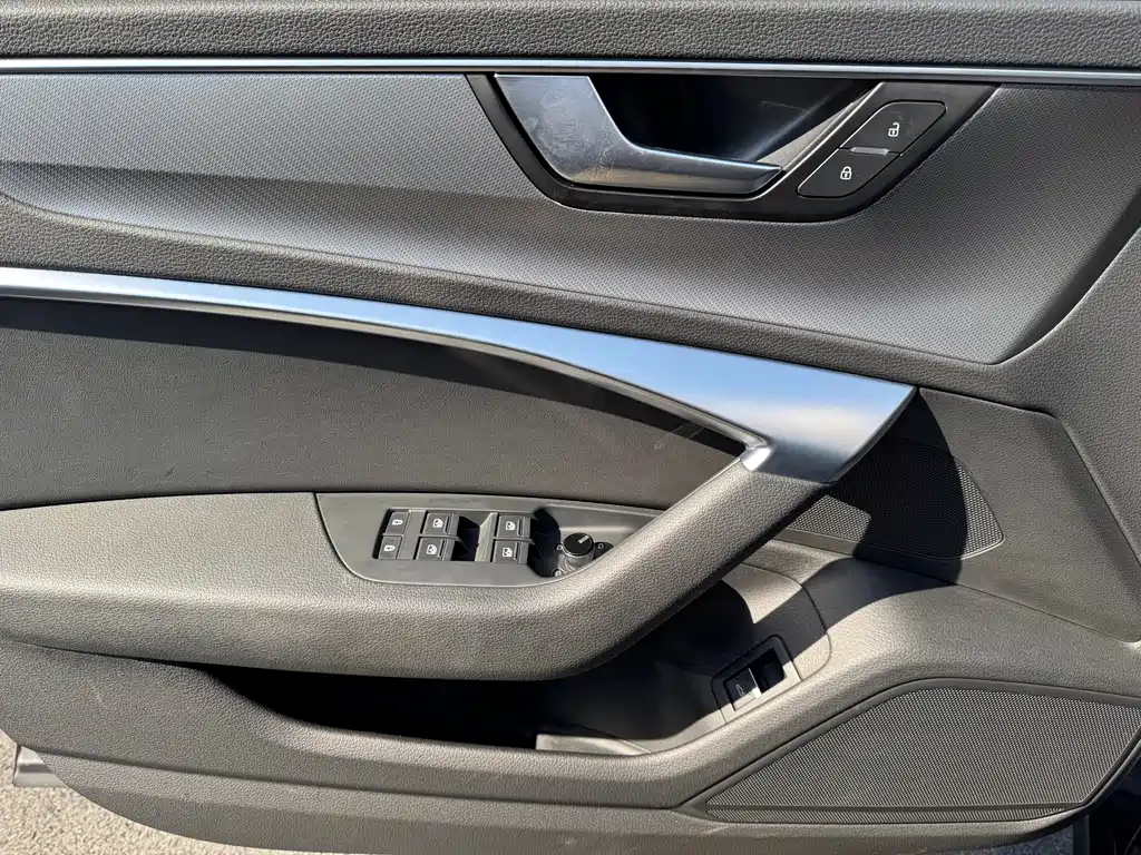 Audi A7L — фото 5