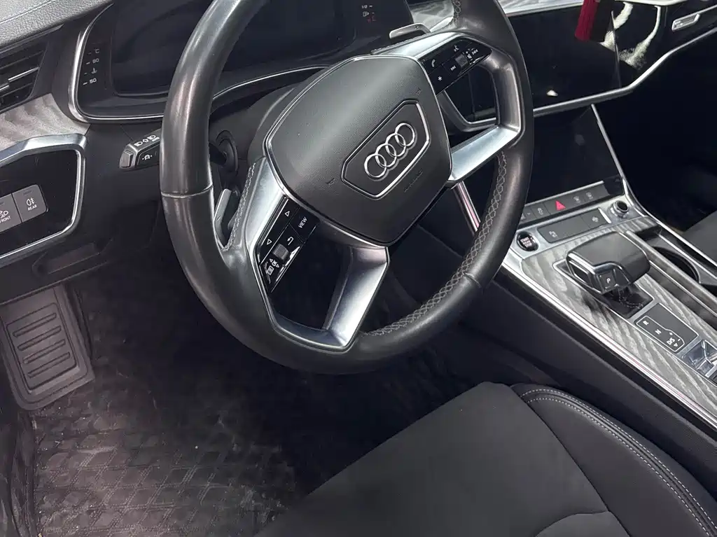 Audi A7L — фото 5