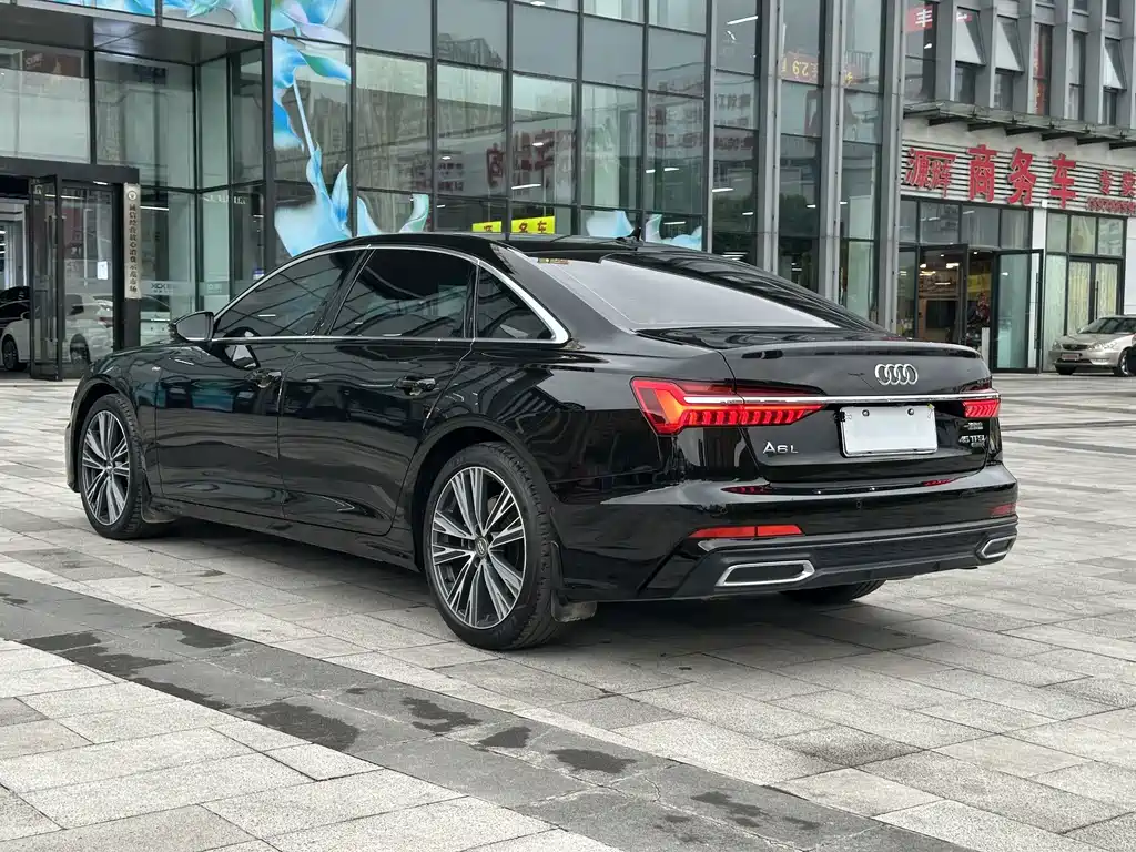 Audi A6L — фото 6