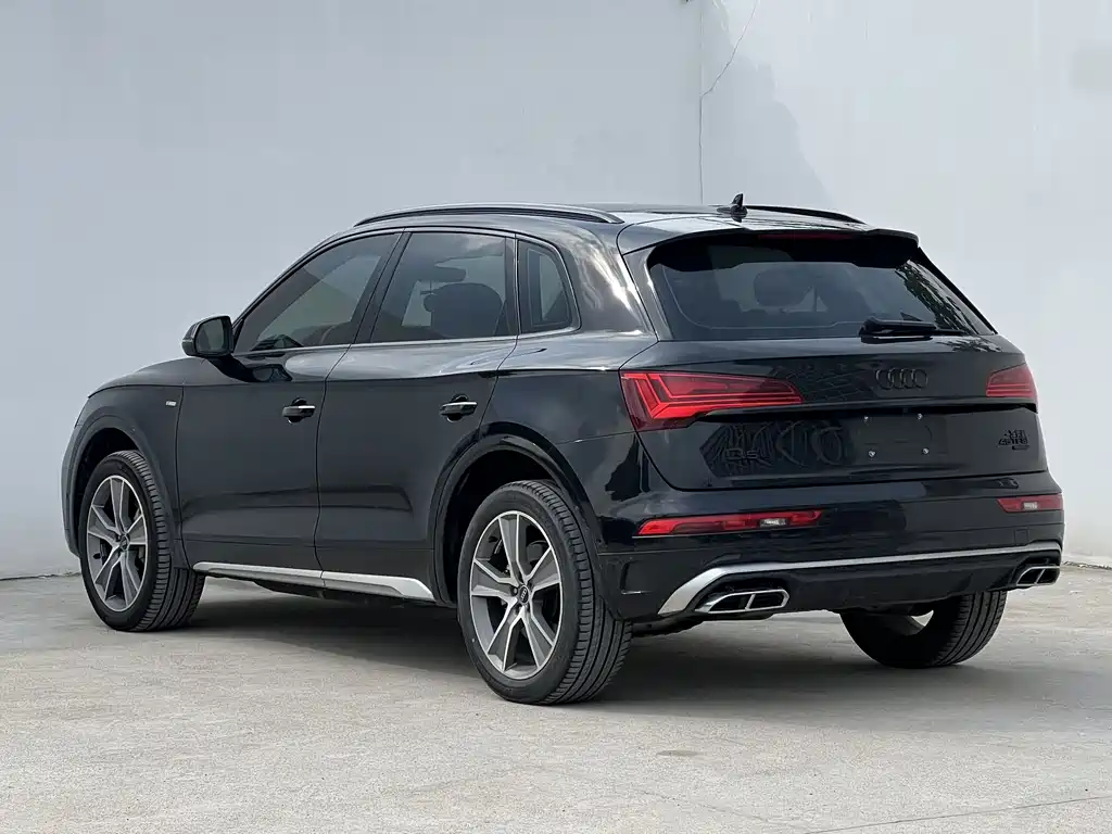 Audi Q5L — фото 3