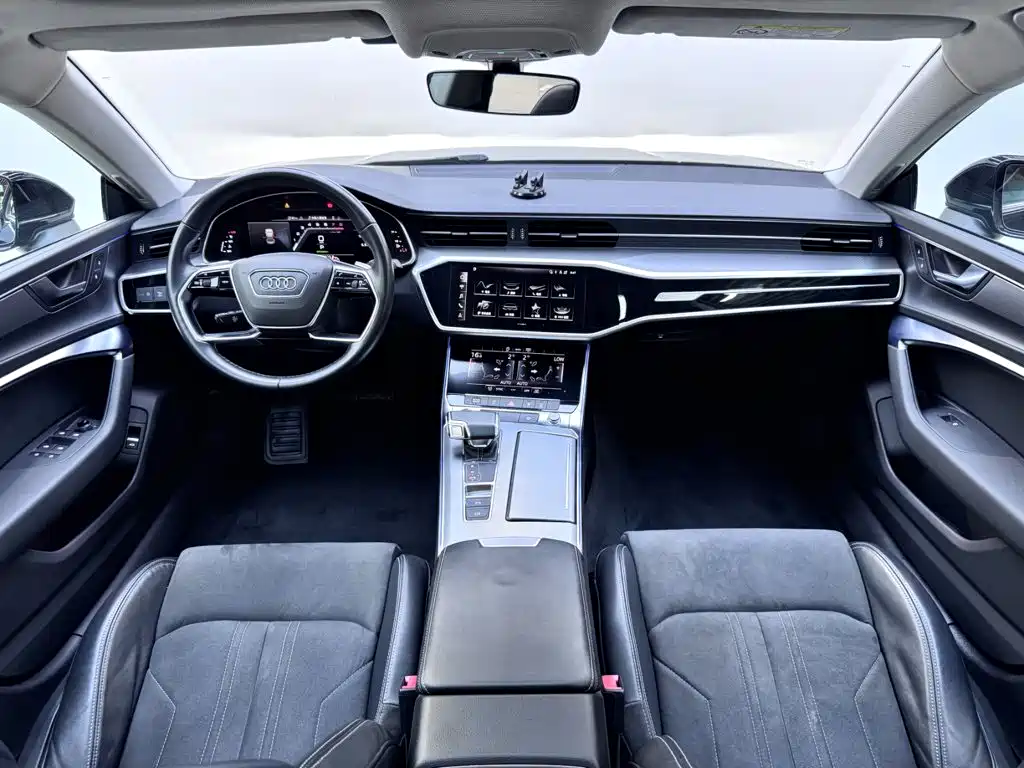 Audi A7L — фото 10
