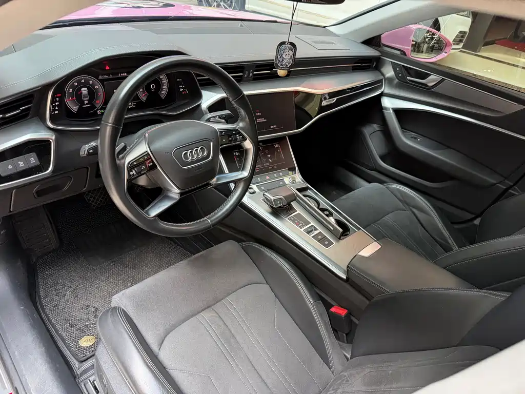 Audi A7L — фото 7