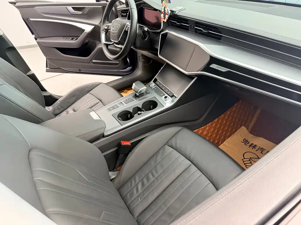 Audi A7 — фото 14