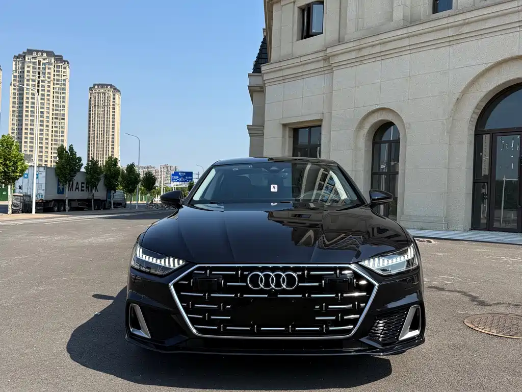 Audi A7L — фото 2