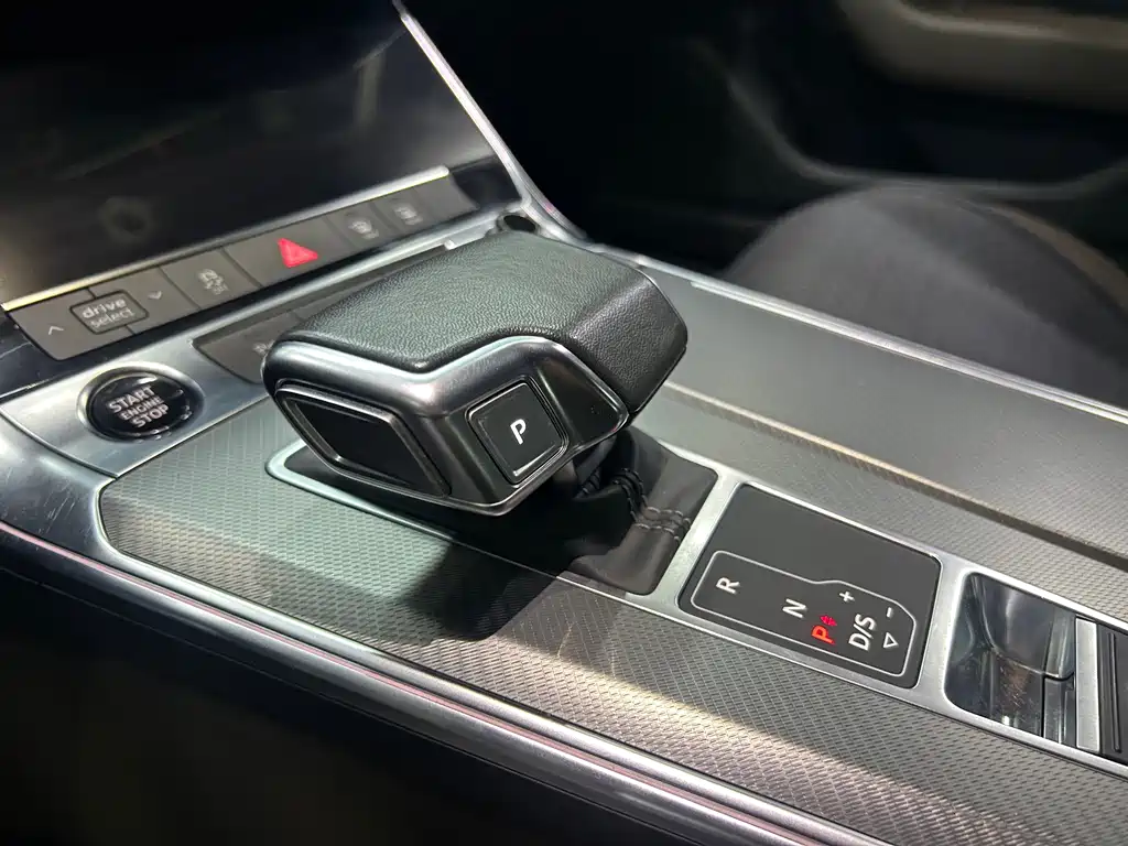 Audi A7L — фото 19