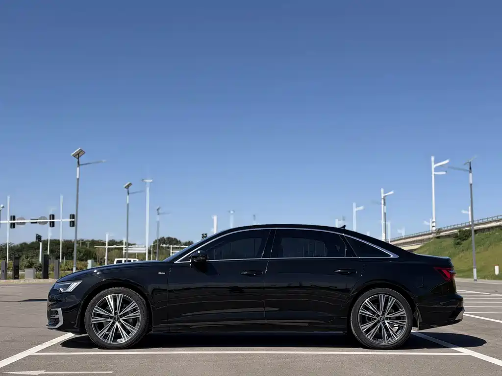 Audi A6L — фото 2