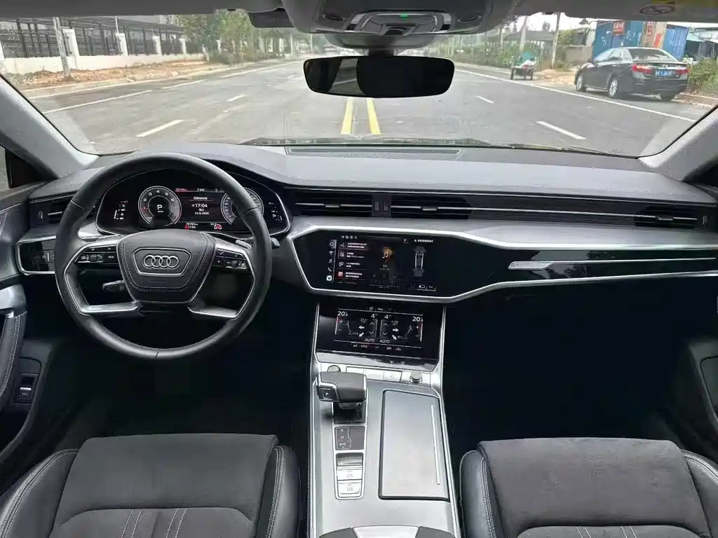 Audi A7L — фото 5