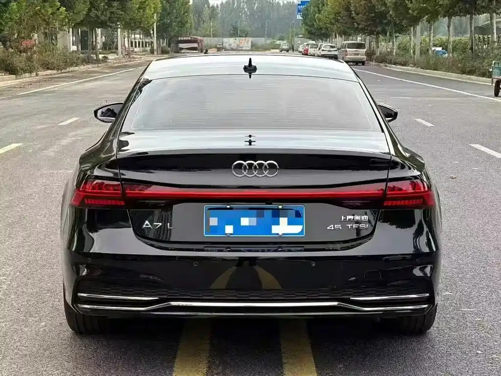 Audi A7L — фото 8