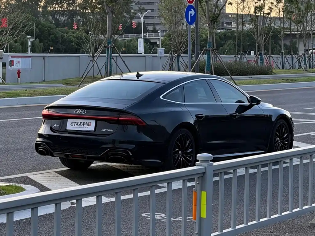 Audi A7 — фото 7
