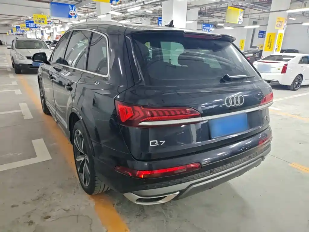 Audi Q7 — фото 5