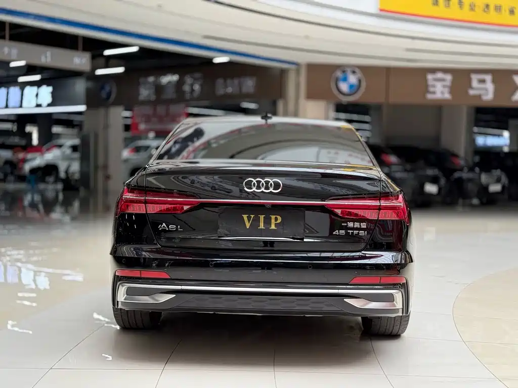 Audi A6L — фото 8