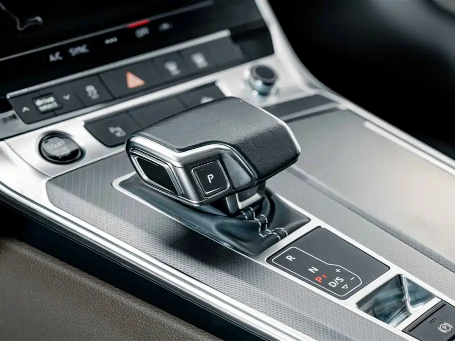 Audi A7L — фото 13