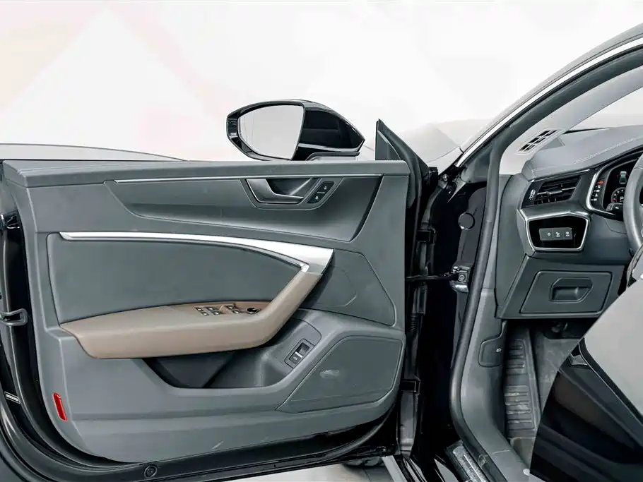 Audi A7L — фото 14