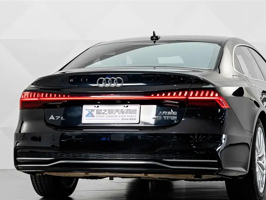 Audi A7L — фото 7