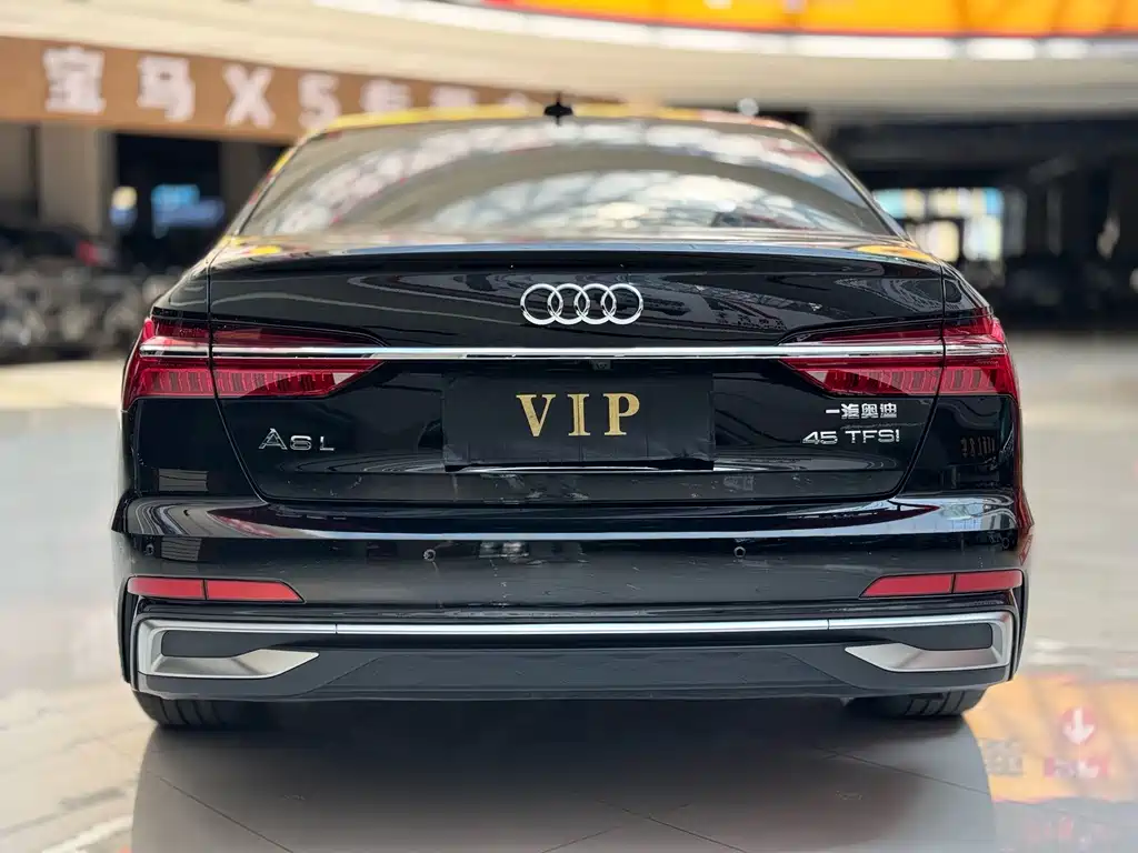Audi A6L — фото 8