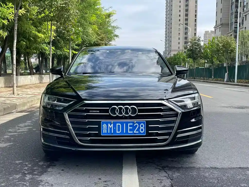 Audi A8 — фото 2