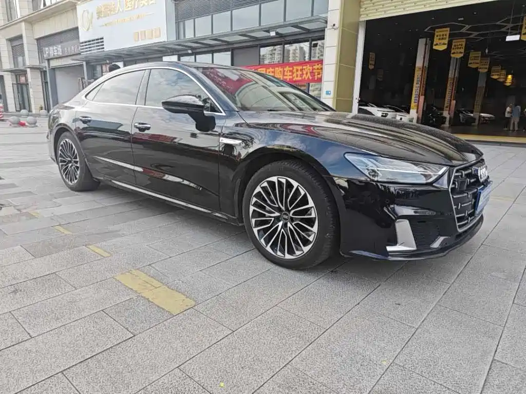 Audi A7L — фото 5