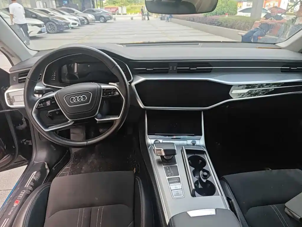 Audi A7L — фото 9
