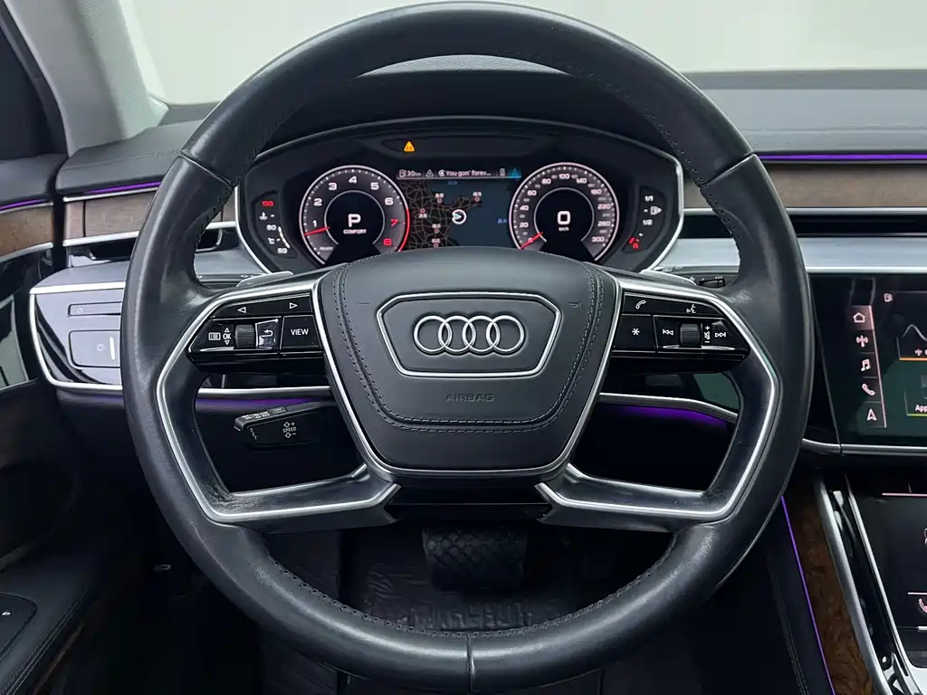 Audi A8 — фото 9