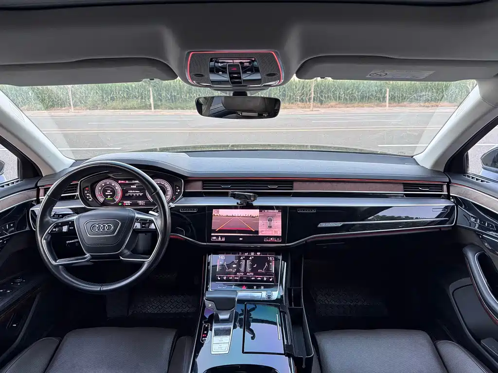 Audi A8 — фото 6