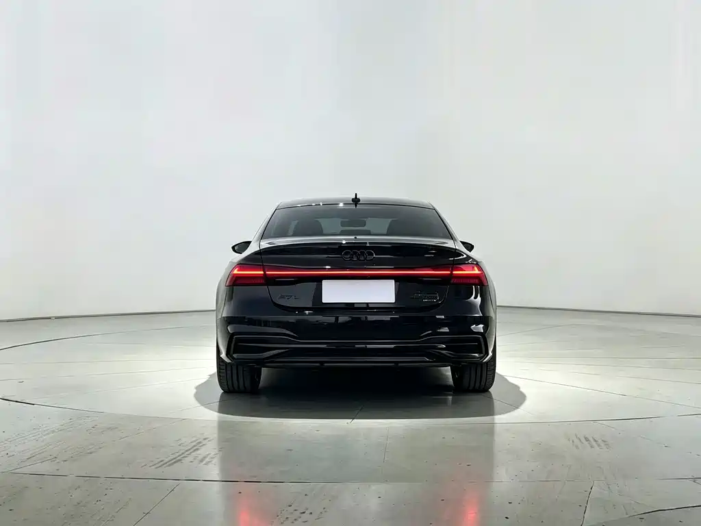 Audi A7L — фото 7