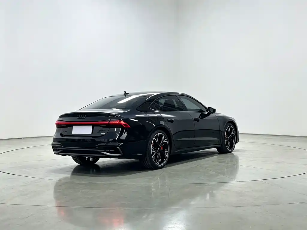 Audi A7L — фото 8